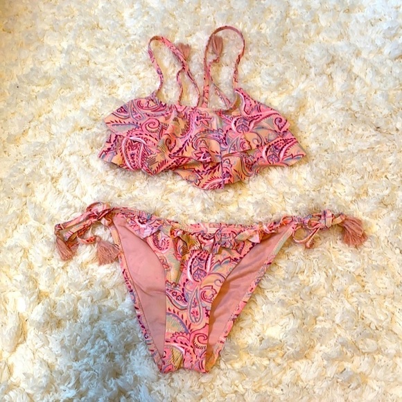 Atmosphere Pink Paisley Ruffled Bikini - Picture 1 of 16